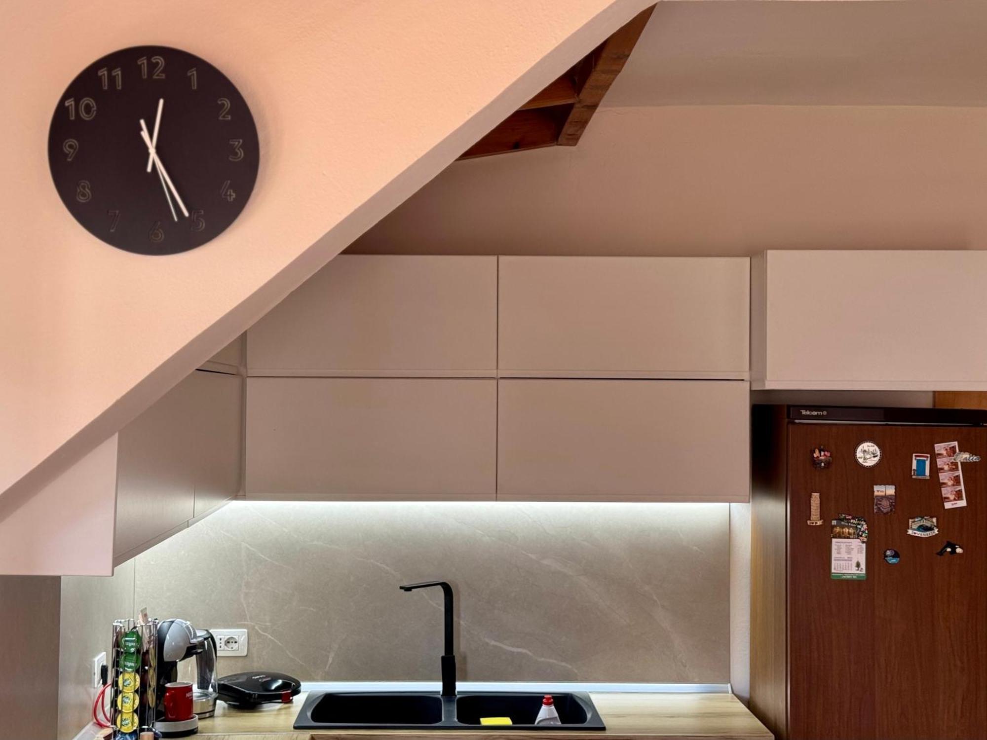 Skyview Oasis Premium Apartment Тирана Экстерьер фото