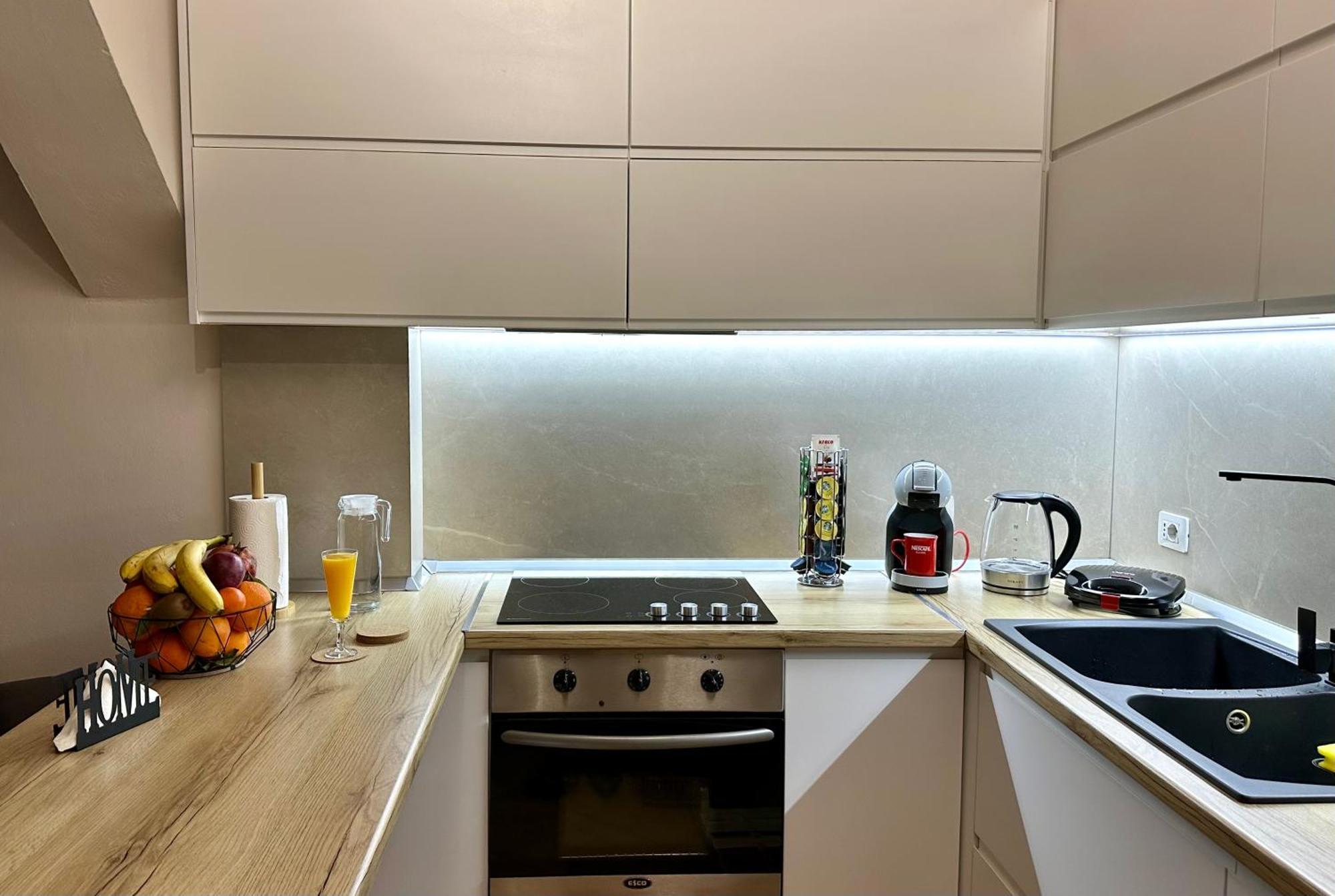 Skyview Oasis Premium Apartment Тирана Экстерьер фото