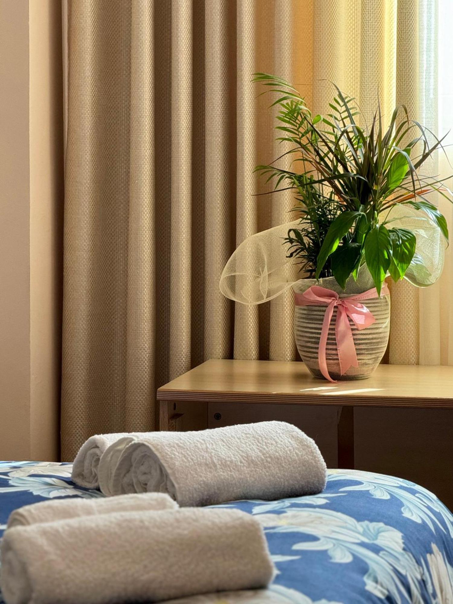 Skyview Oasis Premium Apartment Тирана Экстерьер фото