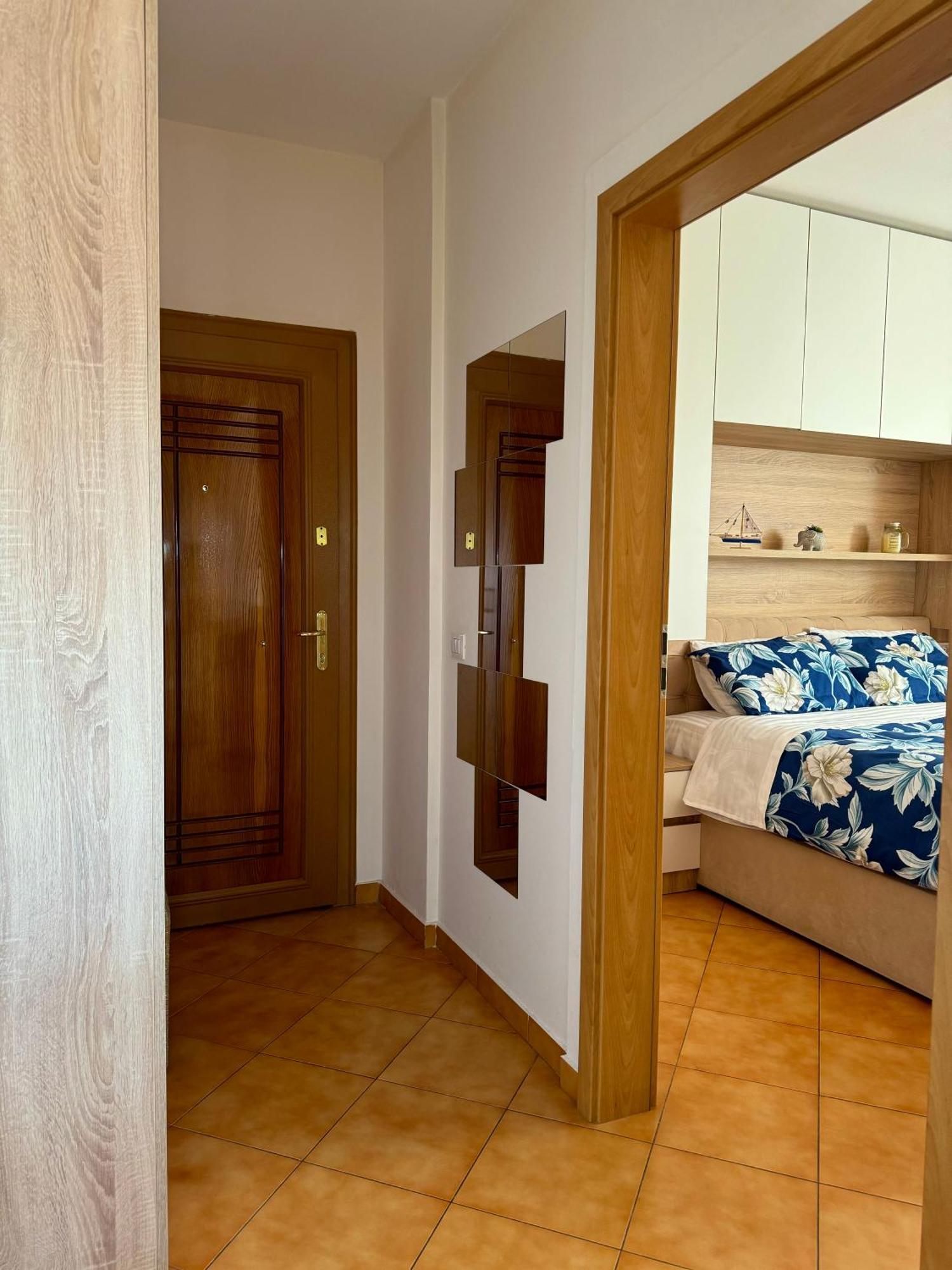 Skyview Oasis Premium Apartment Тирана Экстерьер фото